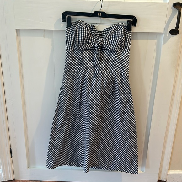 Dresses & Skirts - Shoshanna straples dress with invisible straps size 10 by lable but more size 8